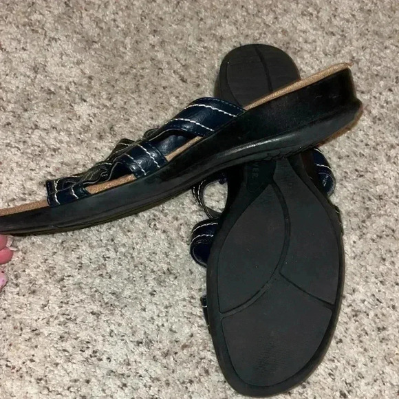 woman’s sandals WEAR EVER BARETRAPS size 8 - Picture 3 of 3
